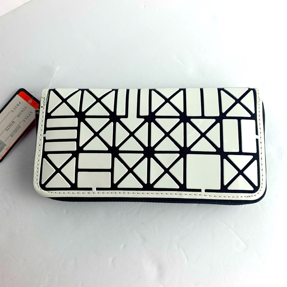 NEW Geometric Checker Print Faux Single Zip Wallet